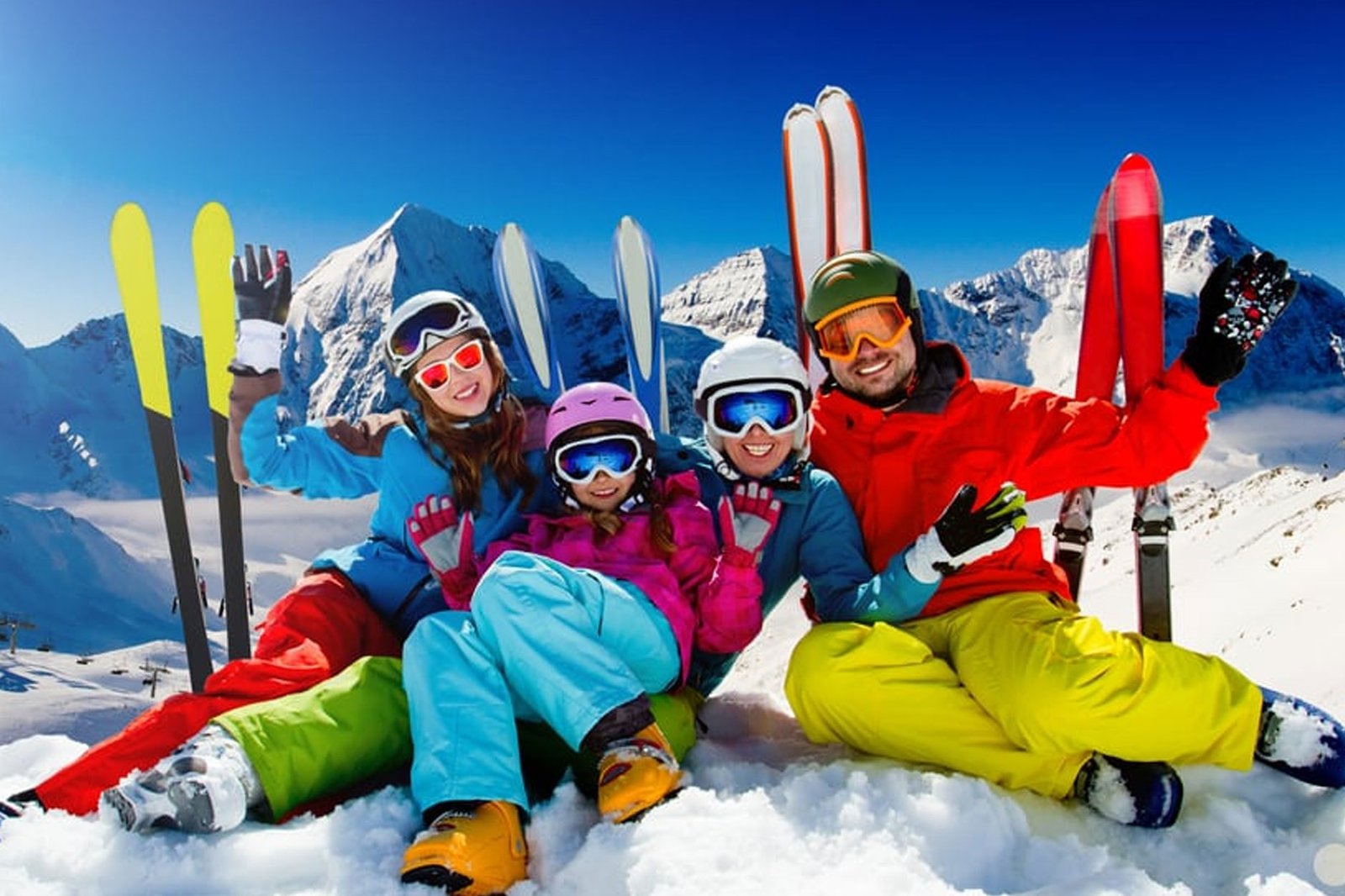 Skiing Activities in Manali Skiing Activities in Manali